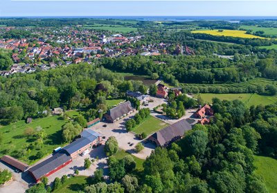 Luftaufnahme des Guts Helmsdorf.